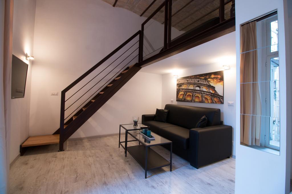 Inner House Рим Стая снимка