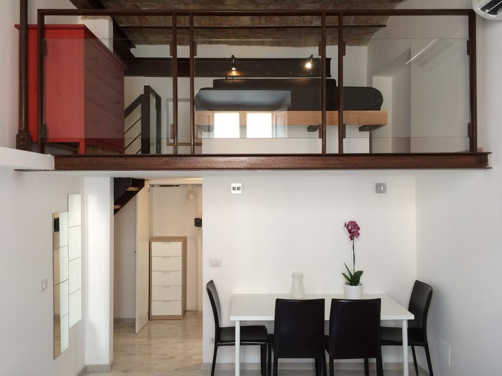 Inner House Рим Стая снимка
