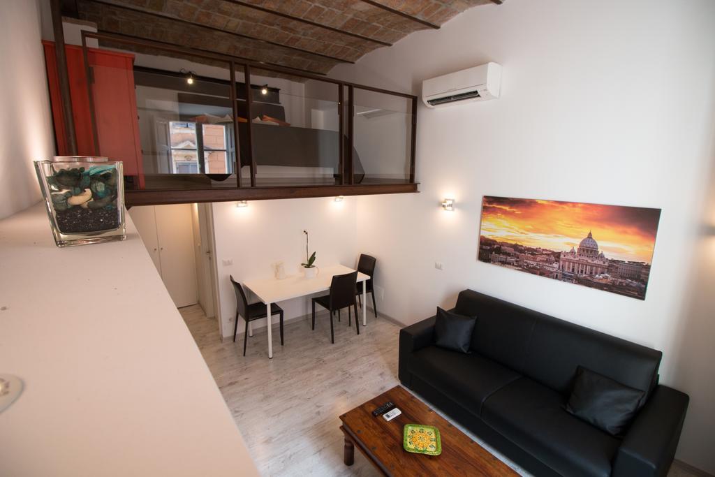 Inner House Рим Стая снимка